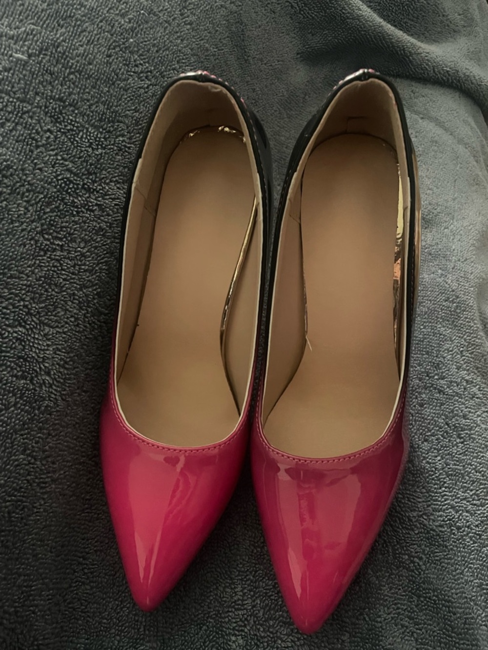 Women’s Patent Pointed-Toe Pumps in Hot Pink